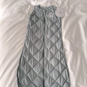 Dreamland Baby weighted sleepsack. New with tags! Color is slate.